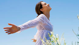 Esencia Girl enjoying being relaxed with health recovery practitioner Course